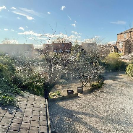 The Old Coach House Villa York Bagian luar foto